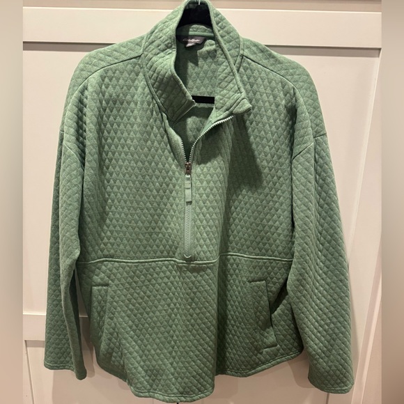 Eddie Bauer Sweaters - NWOT EDDIE BAUER Quilted Sweater 1/2 zip pull over front pockets Size XL GREEN